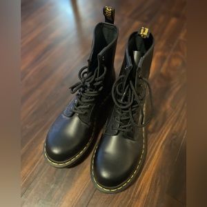 Dr Martens boots 1460 black leather